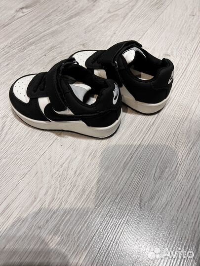 Кроссовки детские