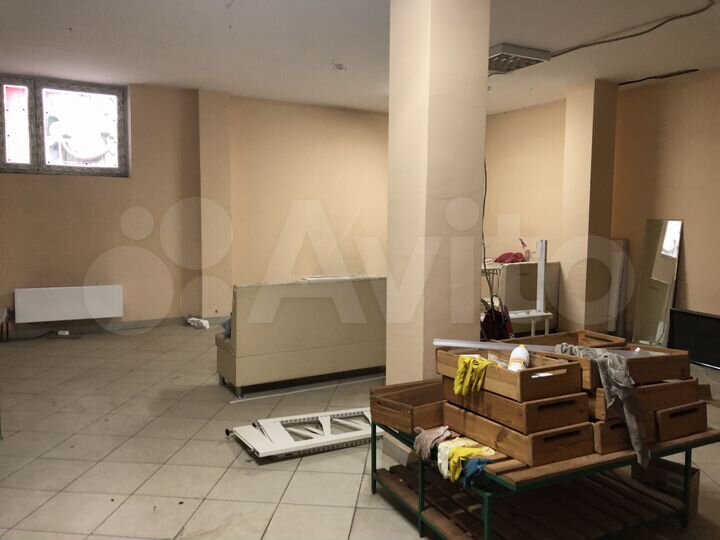 Сдам офисно-торговое помещение 200 м² ул. Сергея А