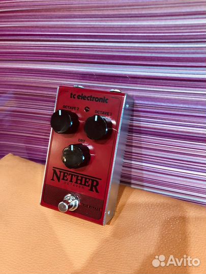 Гитарная педаль TC Electronic Nether Octaver