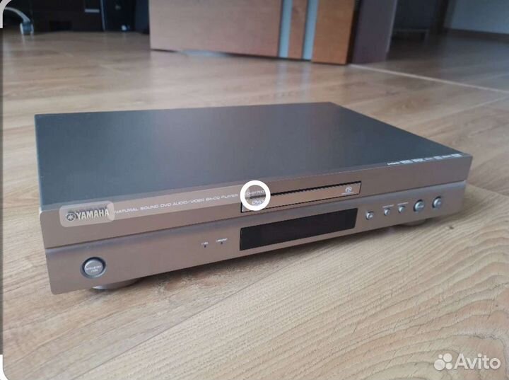 Dvd проигрыватель yamaha S1700 titan