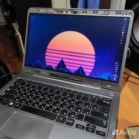 Тонкий ноутбук Samsung с Intel Core i3 и 500 гб