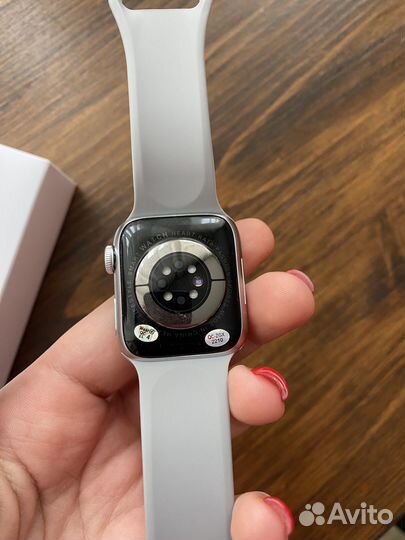 Apple watch series 8