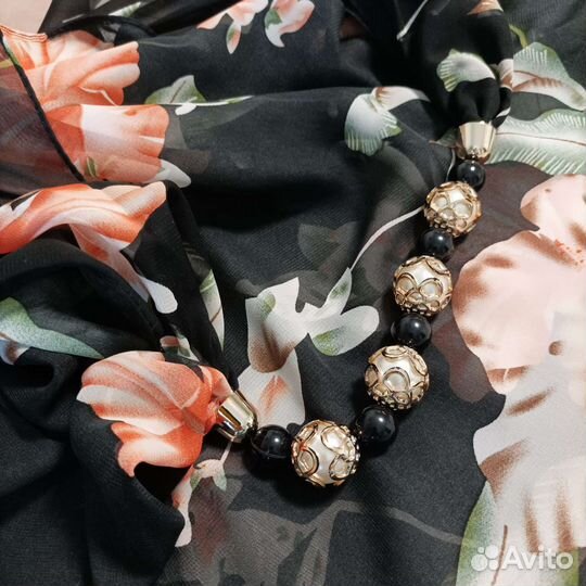 Шарф-колье с бусами