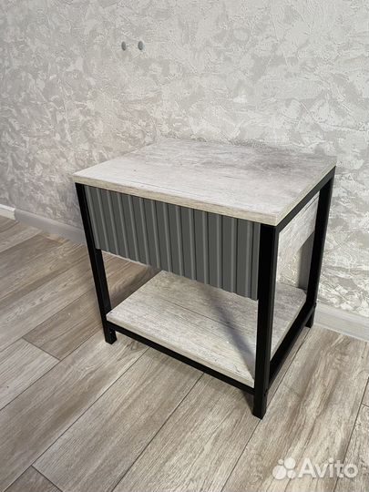 Тумбочка прикроватная