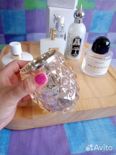 Флаконы от духов плюс подсвечник