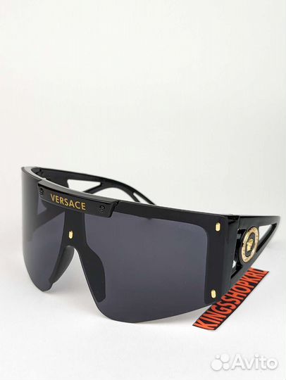 Солнцезащитные очки Versace
