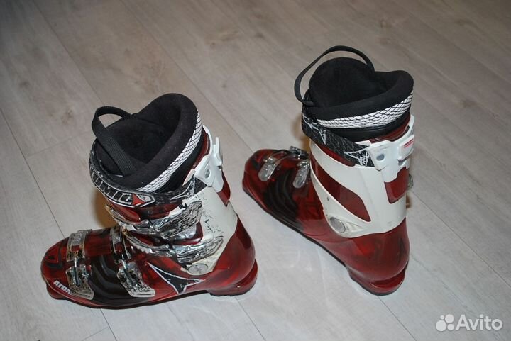 Горнолыжные ботинки atomic hawx