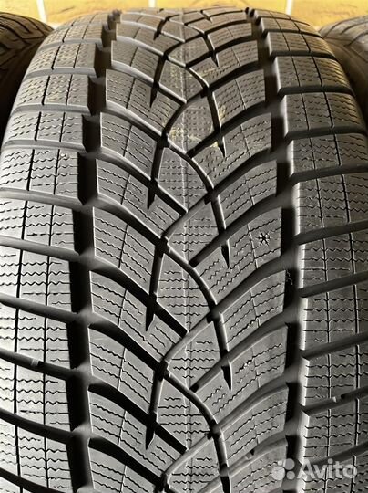 Goodyear UltraGrip Performance Gen-1 275/45 R21