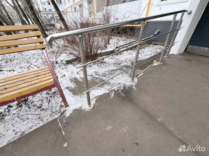 Перила на пандус