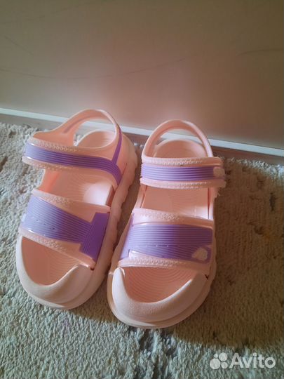 Обувь для девочки 21,22,23