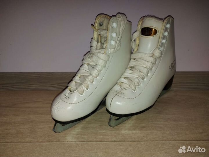 Коньки фигурные детские 32 размер