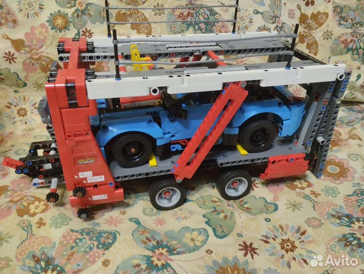 Lego technic 42098 и lego technic 42093