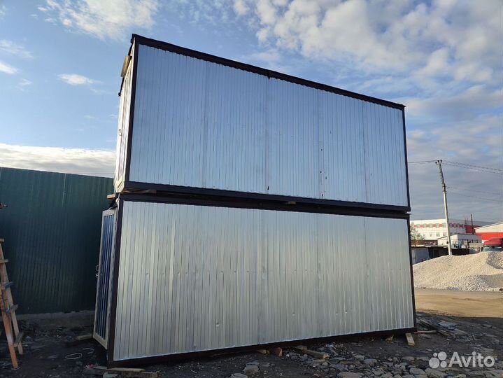 Вагончик с надежной крышей