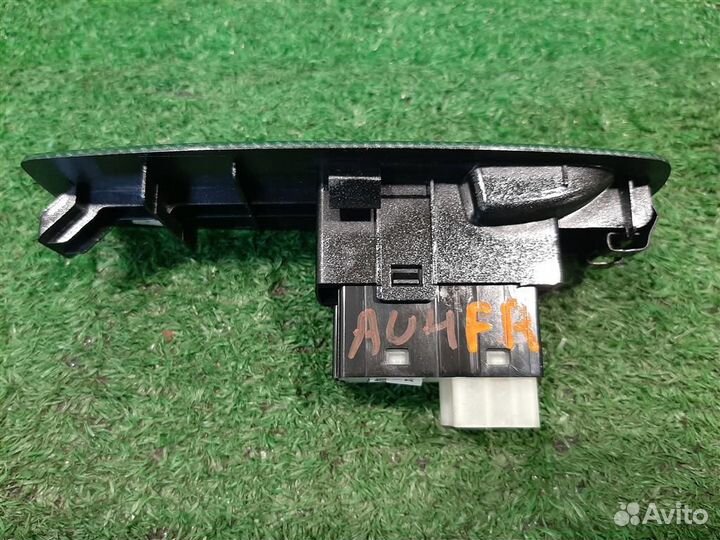 Кнопка стеклоподъемника Renault Koleos (HY0) 2014