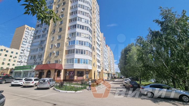 Помещение с парковкой в центре Кировского района