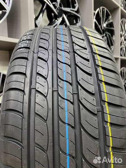 Compasal Smacher 215/55 R18 99V