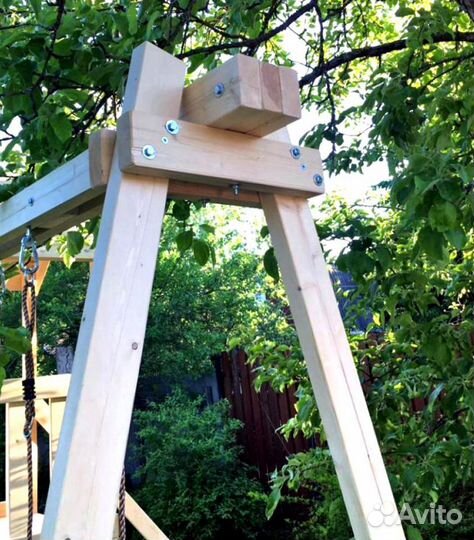 Деревянная детская площадка без занос