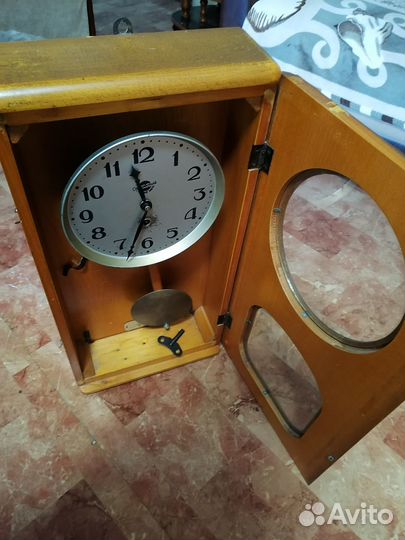 Старинные настенные часы