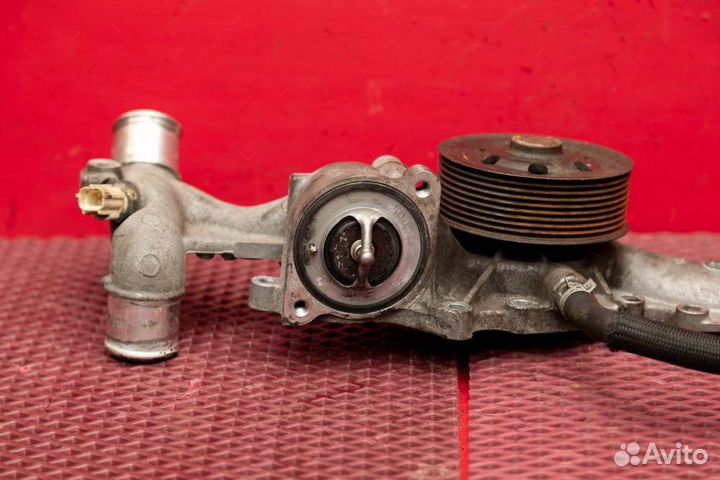 Помпа Toyota Land Cruiser 200 1VD 2012