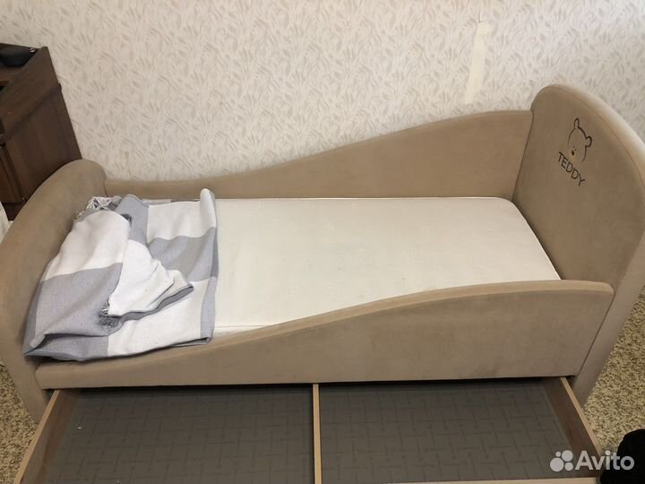 Детская кровать тедди