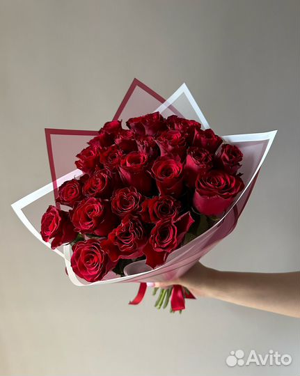 25 красных роз