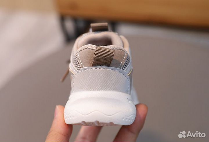 Кроссовки детские 23,24,25 новые