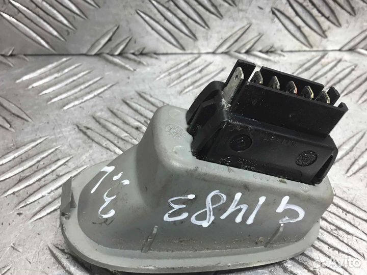 Кнопка стеклоподъемника заднего левого Renault Scenic F4R747 F4R747