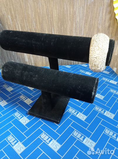 Стойки разные для украшений