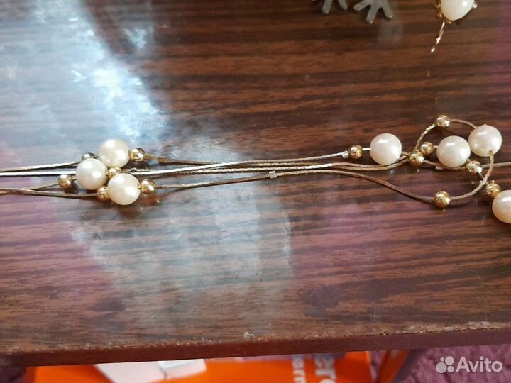 Украшение из жемчуга