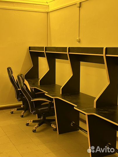 Компьютерный стол