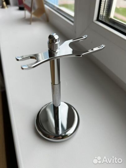 Подставка для помазка и бритвы