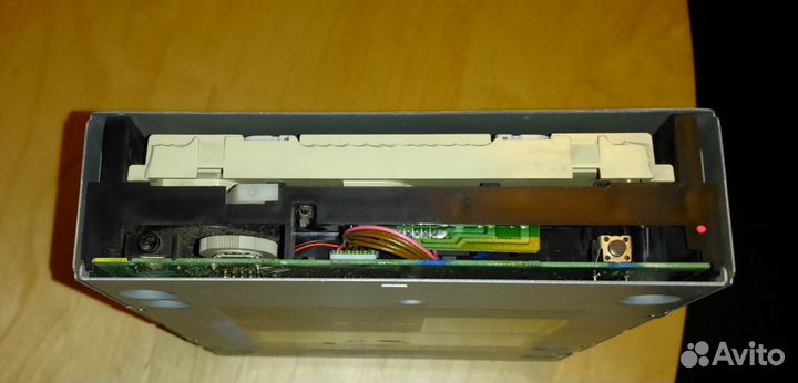 CD привод Hitachi 24X CDR-8335