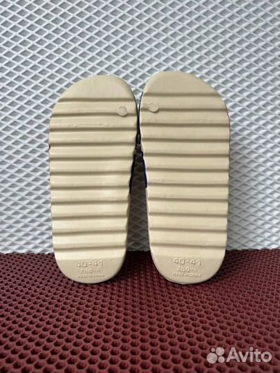 Тапки adidas yeezy slide женские