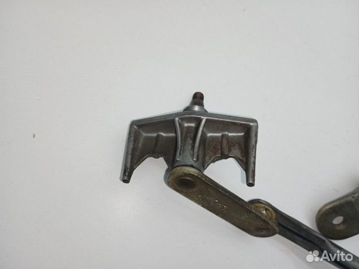 Трапеция дворников Mitsubishi L300 P03W G63B 1987