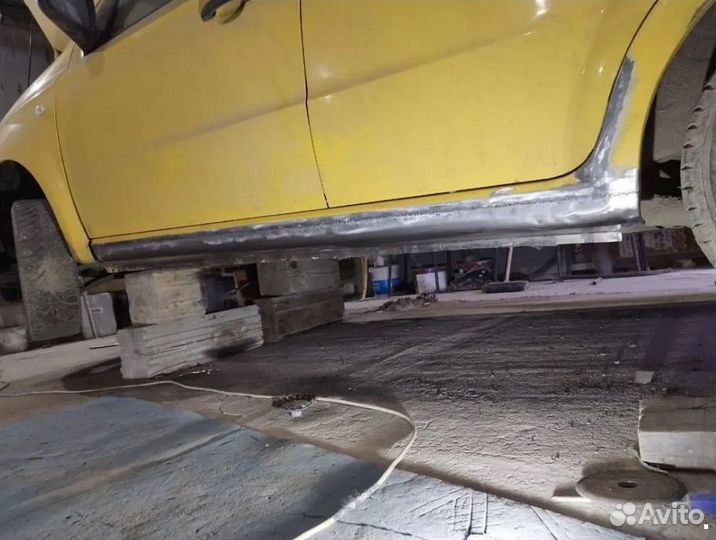 Пороги для Toyota Vitz