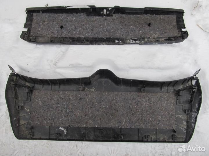 Outlander XL обивка откидного борта 2007-2012 год