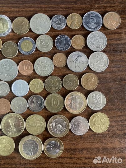 65 монет мира без повторов