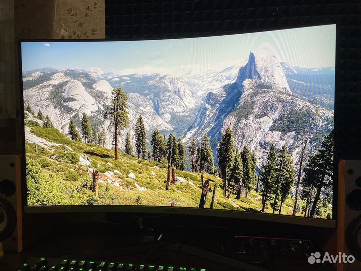 Изогнутый монитор Samsung 32 C32R500FHI