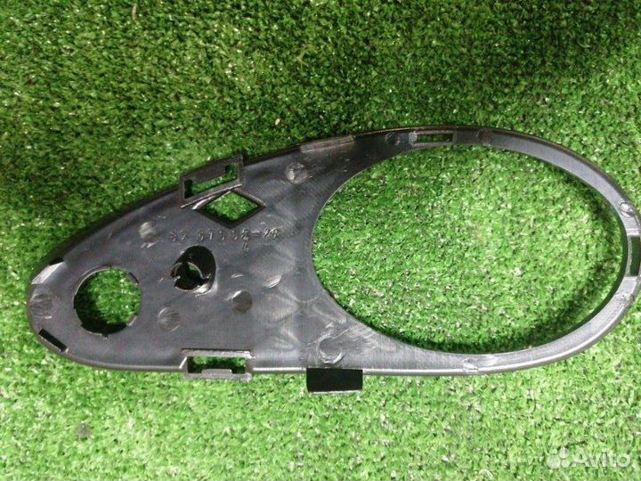 Решетка заглушка бампера передняя правая Mercedes