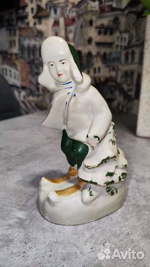 Статуэтка мальчик на лыжах