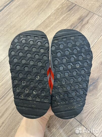 Кроссовки adidas 21