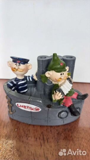 Фигурки военных,корабль,автомобиль