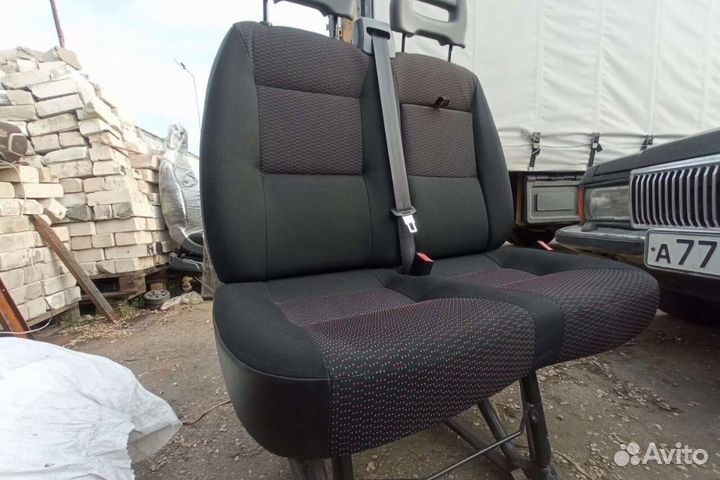 Двойное сиденье для микроавтобусов