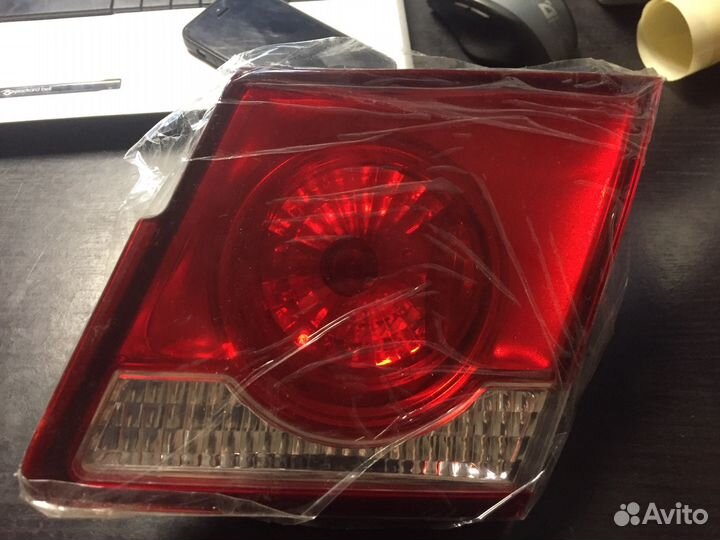 Фонарь внутренний правый Chevrolet Cruze седан
