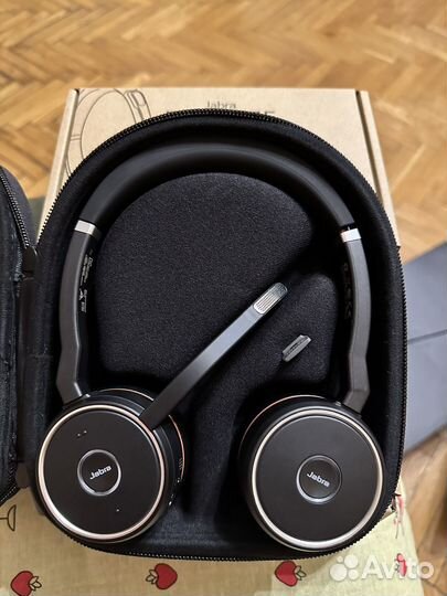 Jabra evolve 75 новые с док станцией