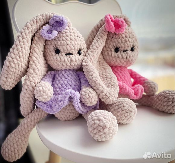 Вязаная зайка игрушка ручной работы