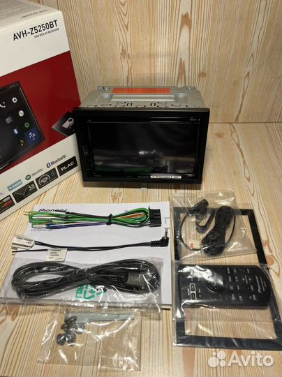 Автомагнитола Pioneer AVH-Z5250BT