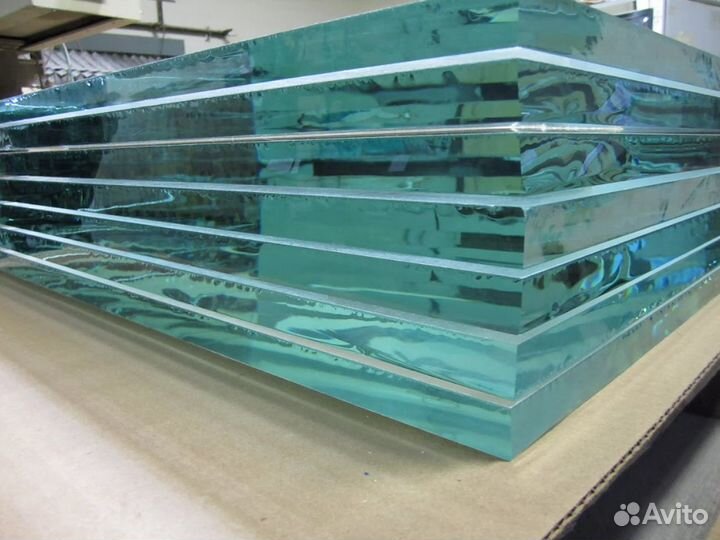 Стекло лобовое верхнее John Deere