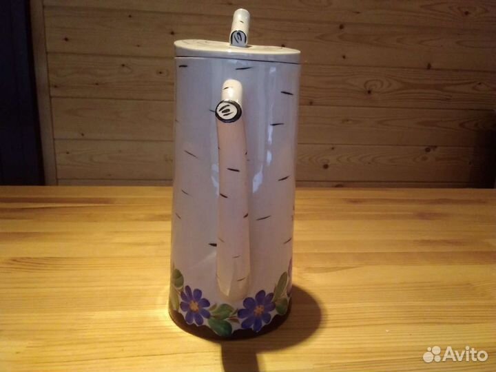 Фарфоровый кувшин