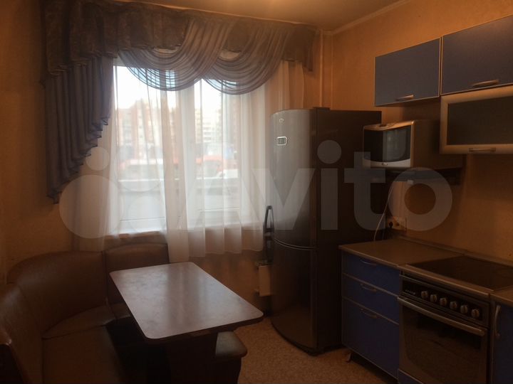 2-к. квартира, 52 м², 2/10 эт.